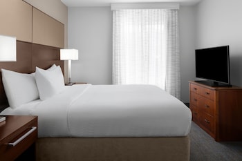 Suite, 2 Bedrooms, Fireplace (Hearing Accessible)