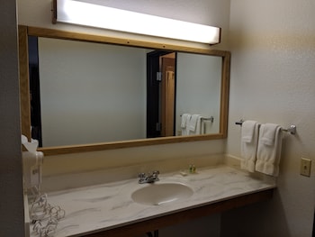 Suite, 1 King Bed with Whirlpool, Non Smoking