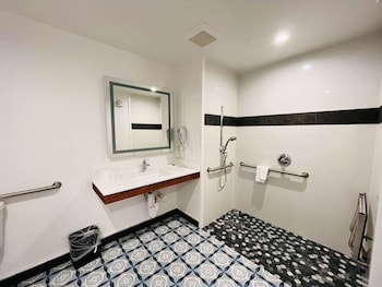 Standard Room, 1 Queen Bed, Non Smoking