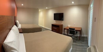 Standard Suite, 2 Queen Beds, Non Smoking