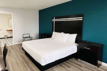 Deluxe Room, 1 King Bed, Non Smoking