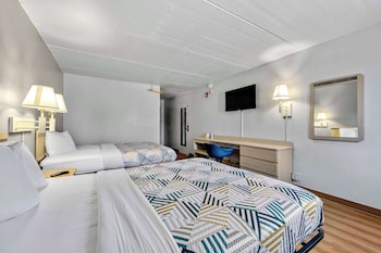 Deluxe Room, 2 Queen Beds, Accessible, Non Smoking