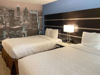 Standard Room, 2 Queen Beds, Non Smoking