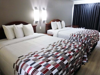 Deluxe Room, 2 Queen Beds, Non Smoking