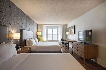 Standard Room, 2 Queen Beds, Terrace View