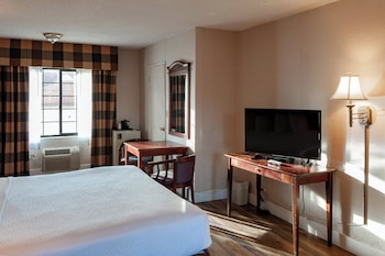 Suite, 1 King Bed, Non Smoking