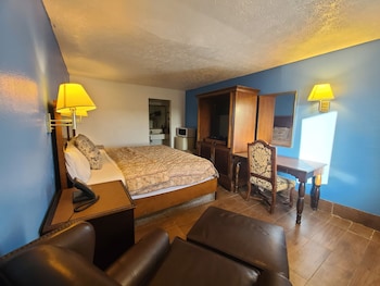 Standard Room, 1 King Bed, Non Smoking