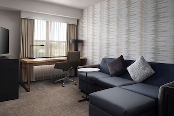 Studio, 1 Queen Bed with Sofa bed