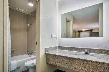 Standard Room, 2 Queen Beds, Non Smoking