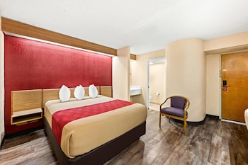 Standard Room, 1 Queen Bed, Non Smoking