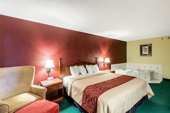 Deluxe Room, 1 King Bed, Non Smoking, Jetted Tub