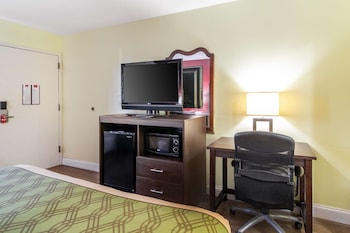 Standard Room, 1 King Bed, Accessible, Ground Floor
