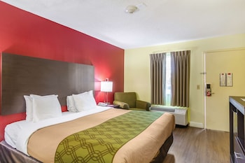 Standard Room, 1 King Bed, Accessible, Ground Floor