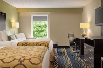Suite, Multiple Beds, Non Smoking (2 Queen Beds with Sofa Bed)