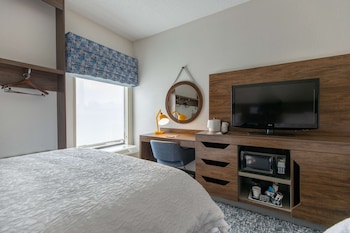 Room, 2 Queen Beds, Refrigerator & Microwave