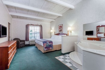 Studio Suite, 1 King Bed, Non Smoking