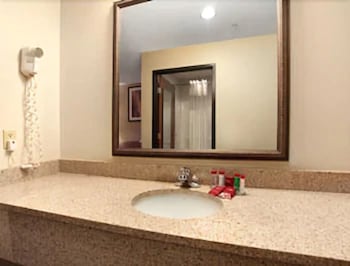 Room, Non Smoking (2 Queen Beds & 1 Sofa Bed)