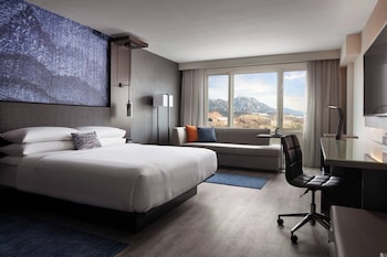 Standard Room, 1 King Bed