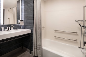 Room, 2 Queen Beds (Mobility Accessible, Tub)