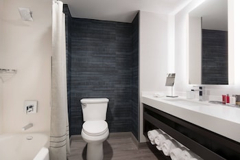 Room, 2 Queen Beds (Mobility Accessible, Tub)