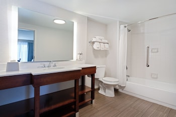 Suite, 2 Queen Beds (Additional Living Area)