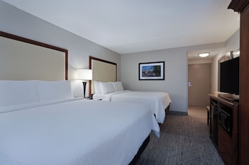 Standard Room, 2 Queen Beds, Roll-in Shower (Mobility)