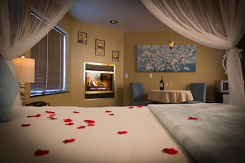 Grand Honeymoon Suite