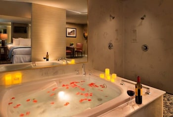 King Spa Suite
