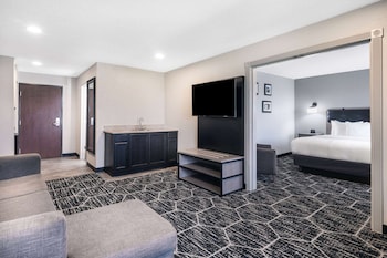 Family Suite, 1 King Bed, Non Smoking (Deluxe)