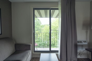 Room, 1 Queen Bed, Non Smoking (Water Front) (No Pets)