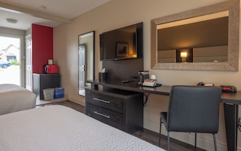 Deluxe Room, 2 Double Beds, Non Smoking (Water Front, PETS ALLOWED)