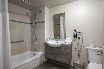 Room, 1 Queen Bed, Accessible, Non Smoking (Mobility, Water Front)