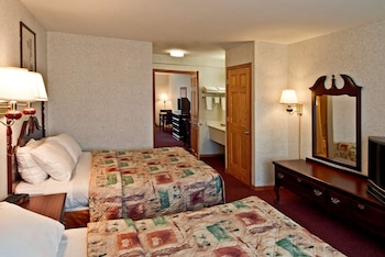 Suite, 2 Queen Beds, Non Smoking