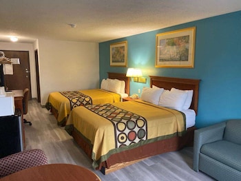 Room, Non Smoking (2 Queen Beds & 1 Sofabed)