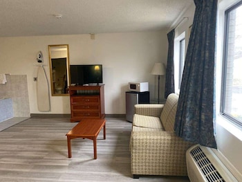 Suite, 1 King Bed, Non Smoking, Jetted Tub
