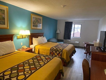 Room, Non Smoking (2 Queen Beds & 1 Sofabed)