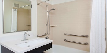Room, 1 Queen Bed, Accessible, Non Smoking (Tub)
