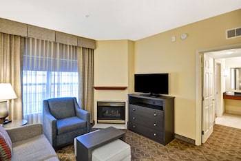 Room, 1 King Bed, Accessible, Fireplace (Roll-in Shower)