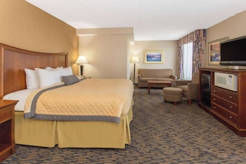 Suite, 1 King Bed, Non Smoking