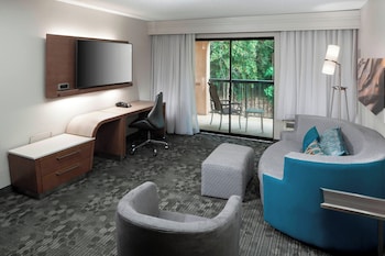 Suite, 1 King Bed with Sofa bed, Balcony