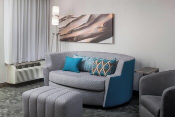 Suite, 1 King Bed with Sofa bed, Balcony