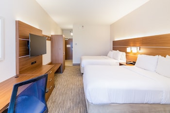 Standard Room, 2 Queen Beds, Balcony, Pool View