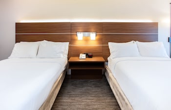 Room, 2 Queen Beds, Accessible, City View (Communication, Accessible Tub)
