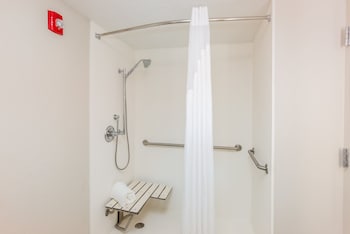 Room, 2 Queen Beds, Accessible, City View (Communication, Balcony)