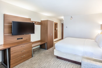 Standard Room, 1 King Bed, Balcony, City View