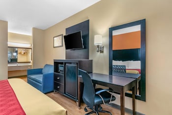 Suite, 1 King Bed, Smoking, Jetted Tub