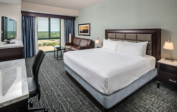 Room, 1 King Bed, Accessible (Mobility, Roll-In Shower)