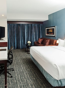 Room, 1 King Bed with Sofa bed, Accessible (Communications)