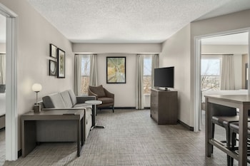 Suite, 2 Bedrooms (Mobility Accessible, Roll-In Shower)