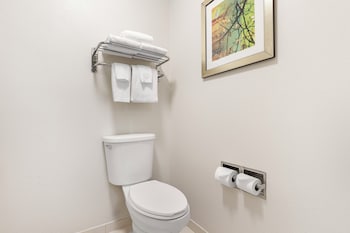 Room, 2 Queen Beds, Accessible, Non Smoking (Accessible Tub)